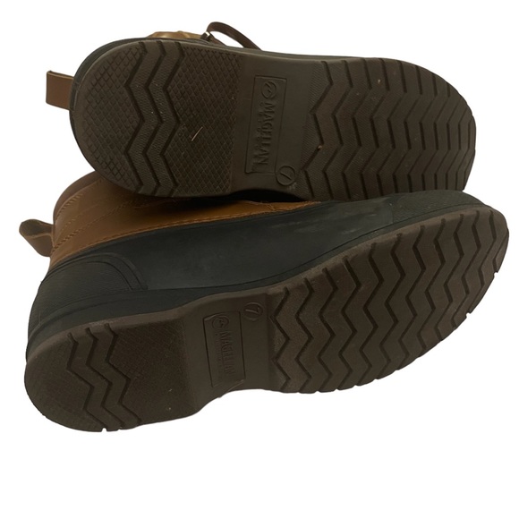 MAGELLAN OUTDOORS brand water duck-boots. Size 7D. NWOT. - Picture 6 of 7